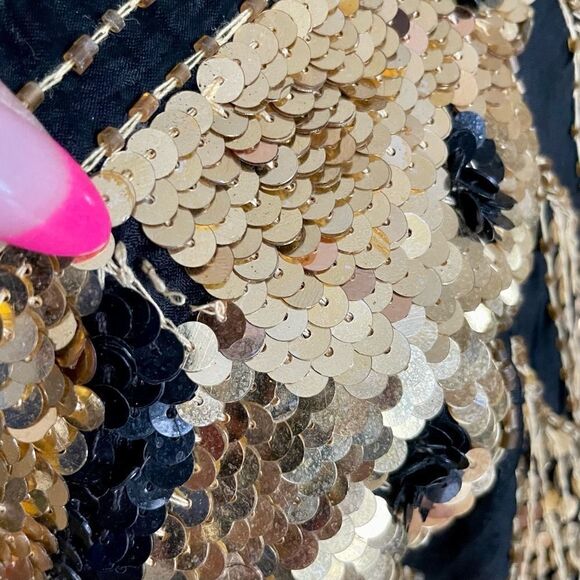 𝅺Vintage 1980s Butterfly Sequin Silk Top - Picture 15 of 16